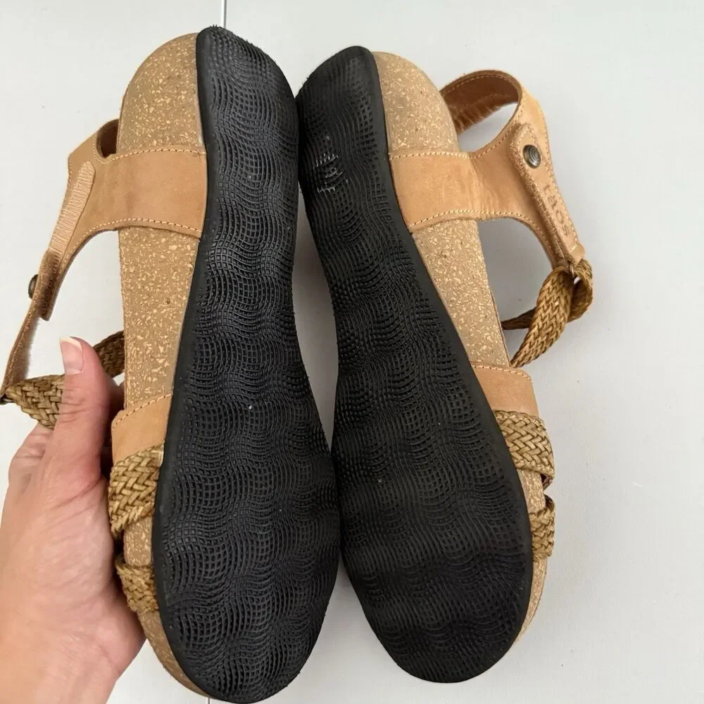 Taos Trulie Camel Sandals Womens US Size 10/10.5 EU 41